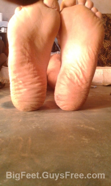 Huge Feet (4).jpeg