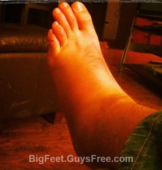Huge Feet (20).jpeg